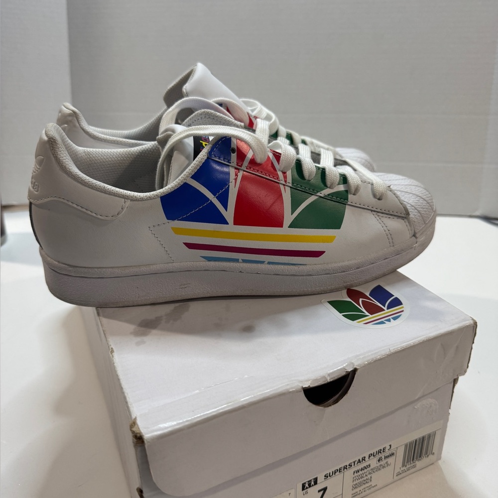 Adidas Superstar Pure J, size 7M, preowned in original box - Picture 3 of 7